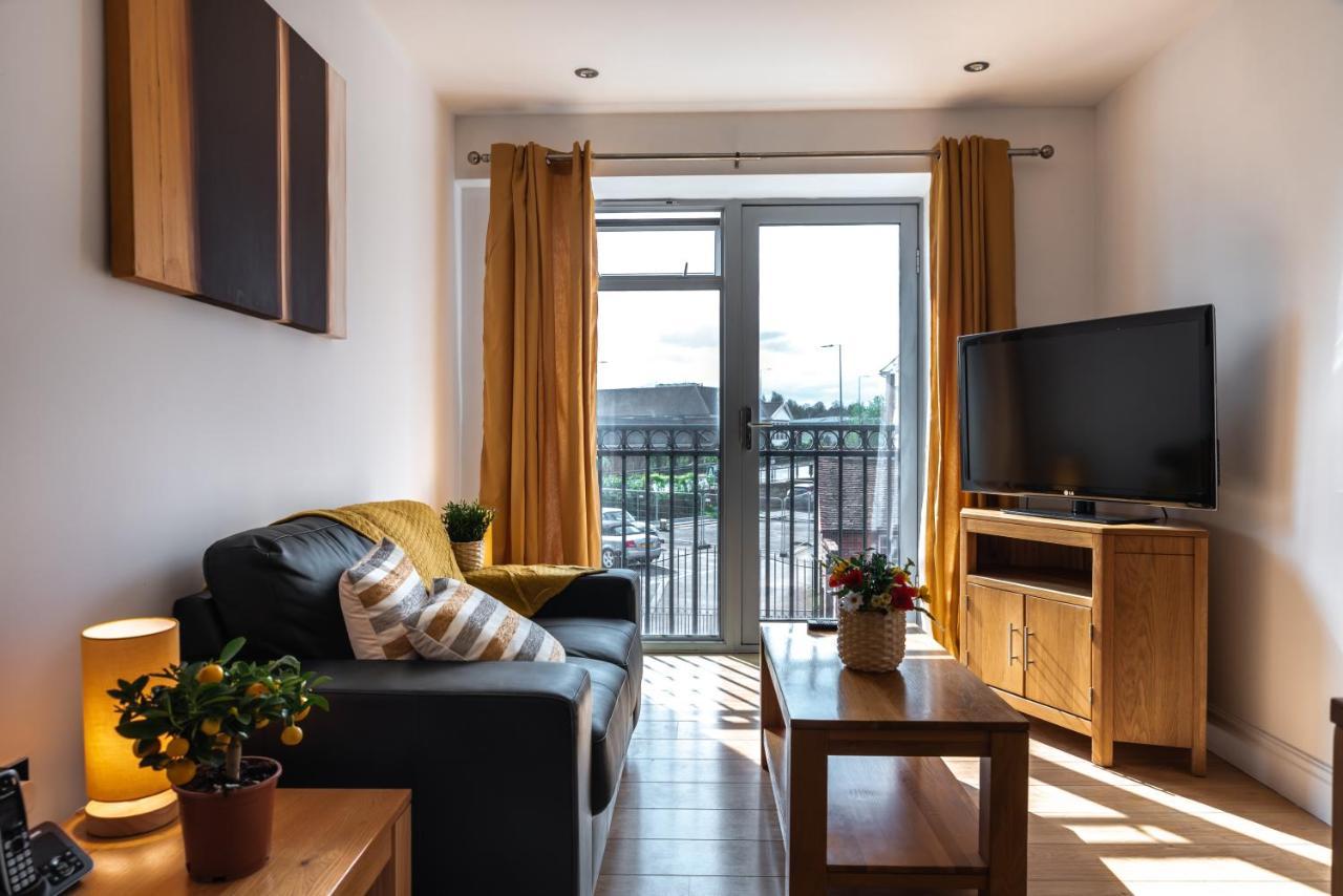 The Old Library - Modern Apartment With Rooftop Terrace Near The Train Station Newbury  Eksteriør billede