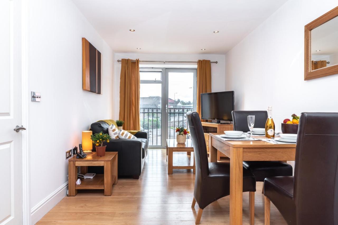 The Old Library - Modern Apartment With Rooftop Terrace Near The Train Station Newbury  Eksteriør billede