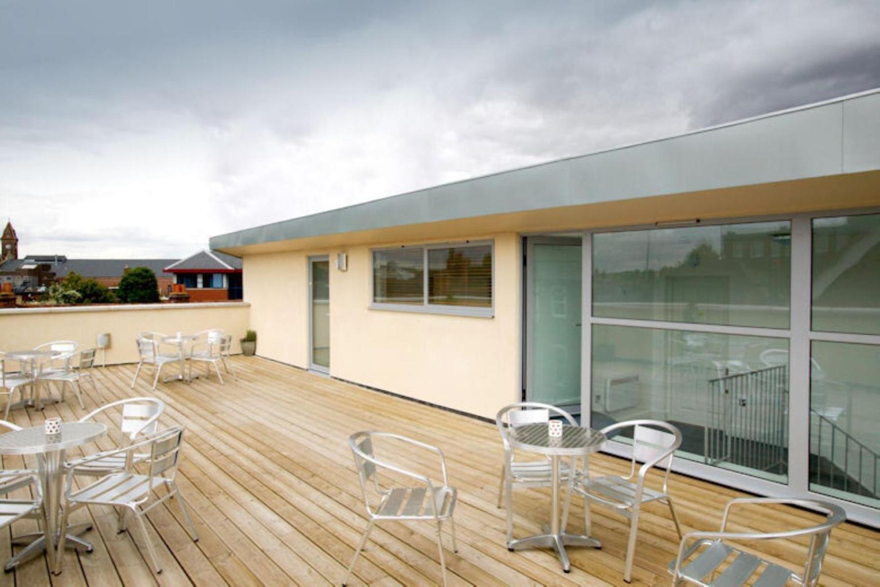 The Old Library - Modern Apartment With Rooftop Terrace Near The Train Station Newbury  Eksteriør billede